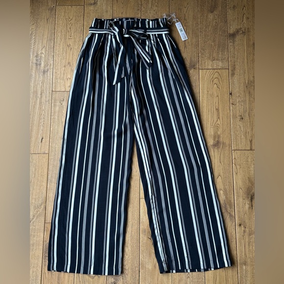 NEW Chelsea28 Navy Sapphire Sophia Stripe Wide Leg Pants size 8 - Picture 2 of 12